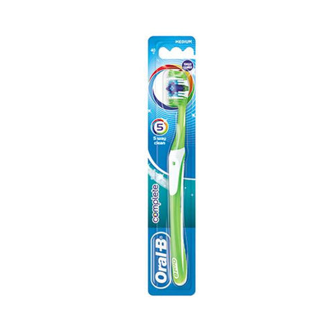 Oral B complete 5 way clean advantage tothbrush - Medium
