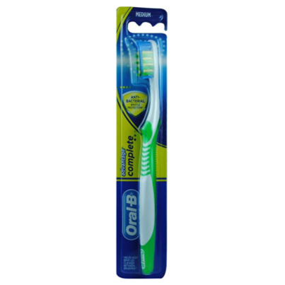 Oral B toothbrush advantage complete antibacterial - Medium
